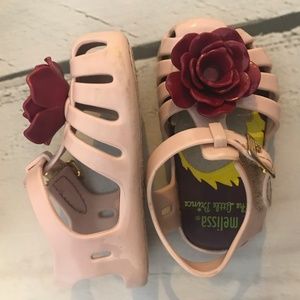 Mini Melissa, rose-themed jellies, size 5